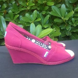 toms canvas wedges